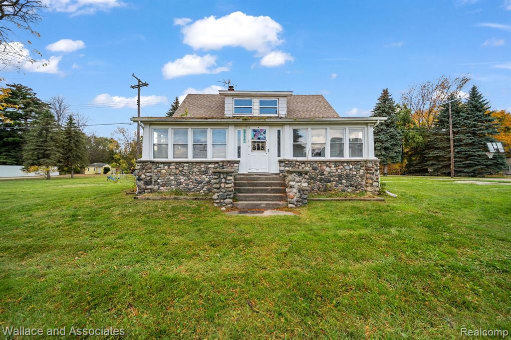 7308 Lakeshore Road Lexington, MI 48450 - Photo 5 of 35