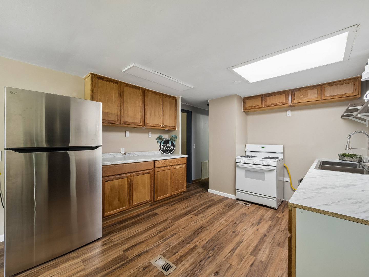 209 Melbrooke Road Elgin, IL 60123 - Photo 14 of 20