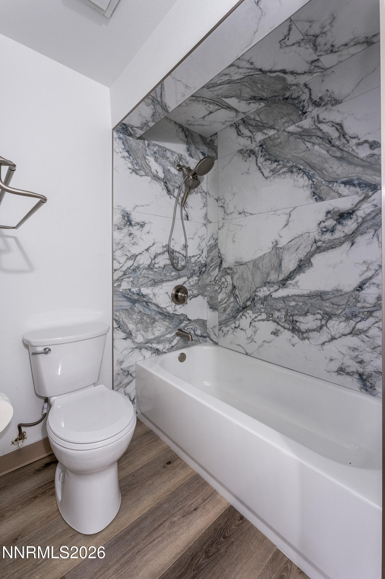 403 Smithridge Park Reno, NV 89502 - Photo 7 of 11 403 Smithridge Bathroom 2