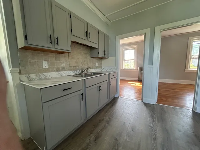 $1,995 | 10 Cherry Street, Unit 2, Pawcatuck, CT 06379