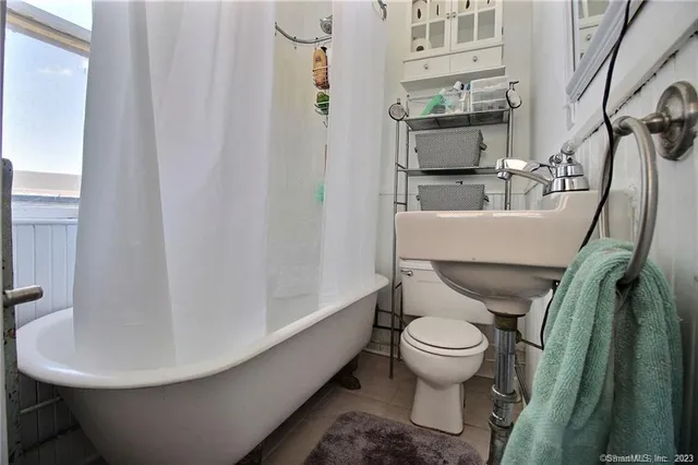 $1,995 | 10 Cherry Street, Unit 2, Pawcatuck, CT 06379