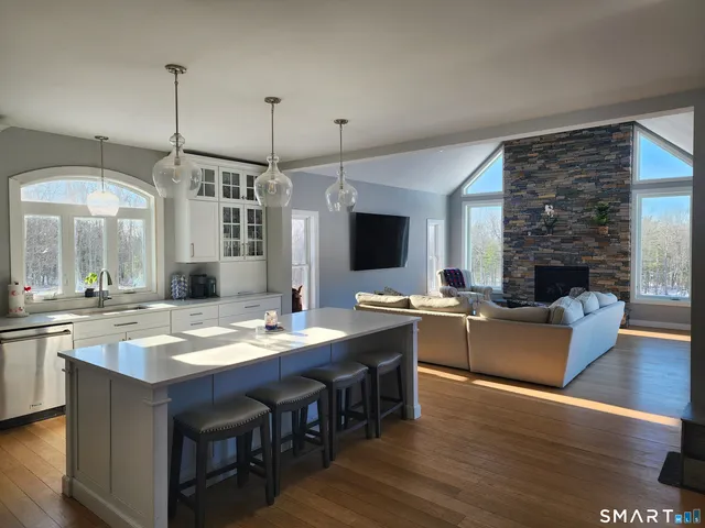 $875,000 | 95 Old Breakneck Road, Killingly, CT 06241