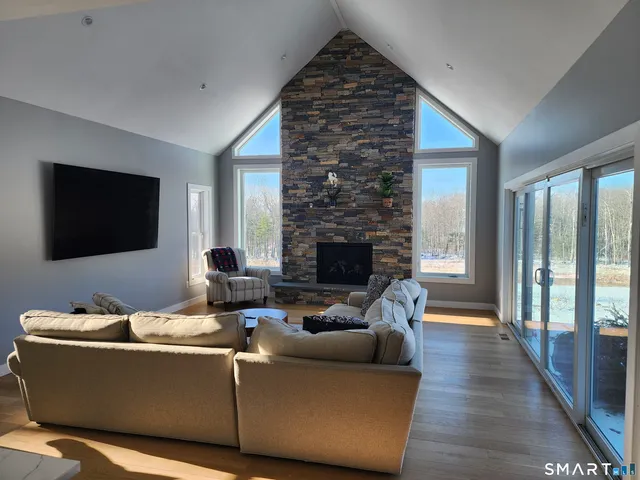 $875,000 | 95 Old Breakneck Road, Killingly, CT 06241