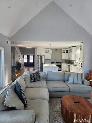 $875,000 | 95 Old Breakneck Road, Killingly, CT 06241