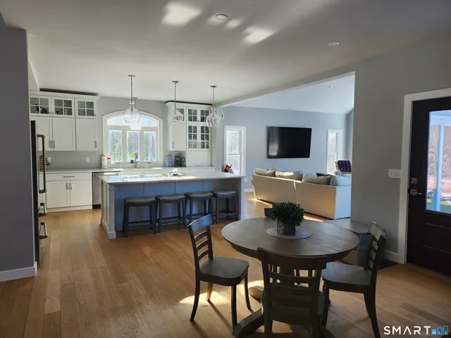 $875,000 | 95 Old Breakneck Road, Killingly, CT 06241