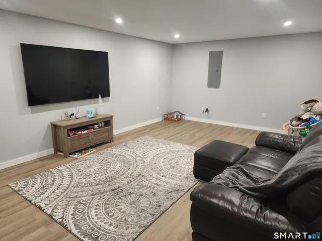 $875,000 | 95 Old Breakneck Road, Killingly, CT 06241