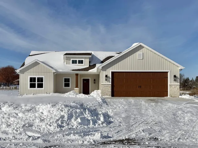 $614,900 | N1737 Red Cardinal Drive, Greenville, WI 54942