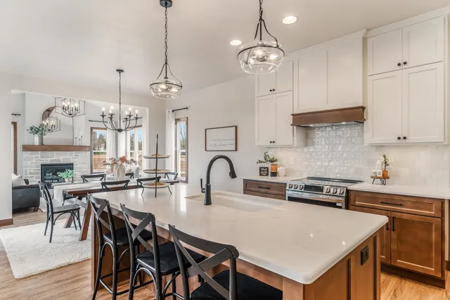 $614,900 | N1737 Red Cardinal Drive, Greenville, WI 54942