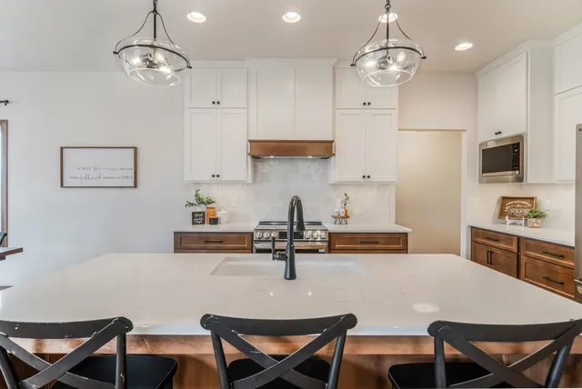 $614,900 | N1737 Red Cardinal Drive, Greenville, WI 54942