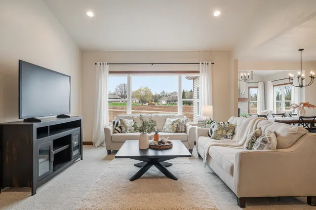 $614,900 | N1737 Red Cardinal Drive, Greenville, WI 54942