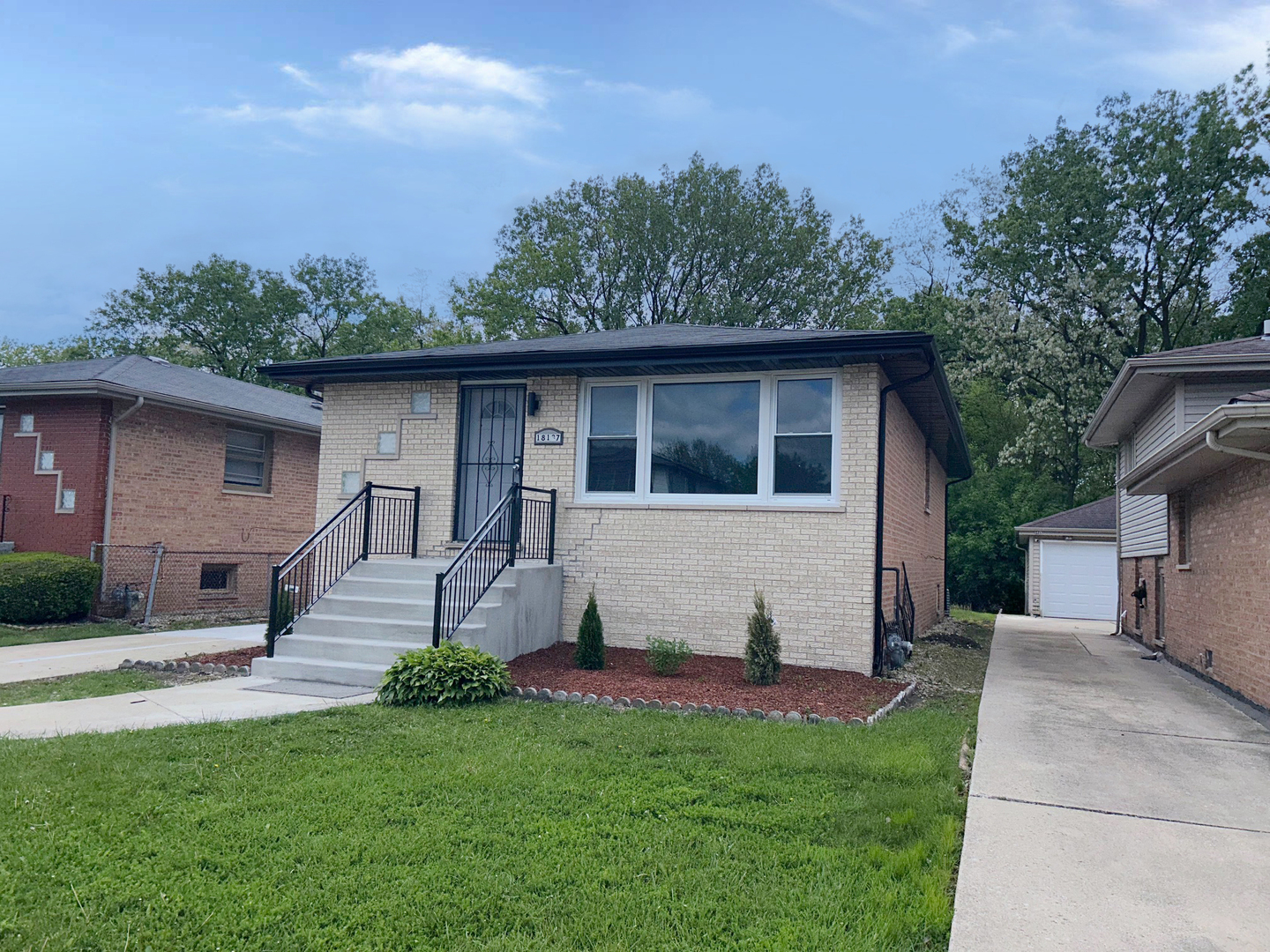 18137 Ravisloe Terrace Country Club Hills, IL 60478 - Photo 3 of 30