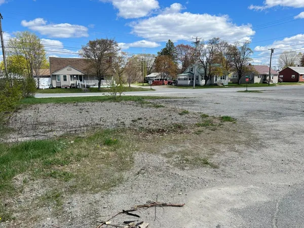 $47,200 | 45 Pine Street, Millinocket, ME 04462