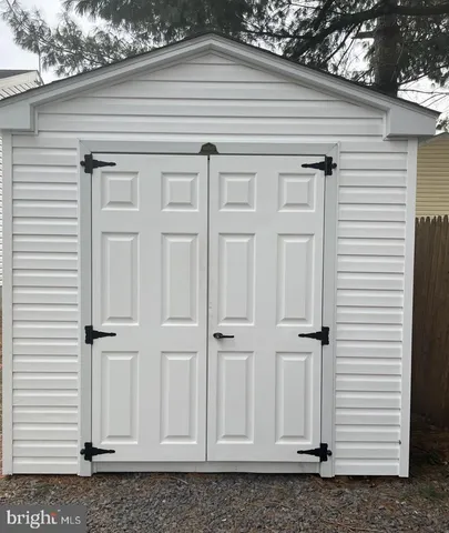 $2,400 | 8467 Clover Court, Marshall, VA 20115