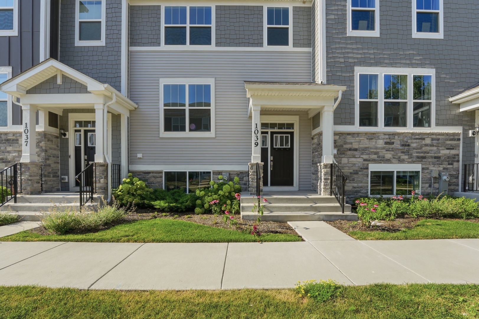 1039 Atterberg Road South Elgin, IL 60177 - Photo 1 of 35 Gallery Image 1