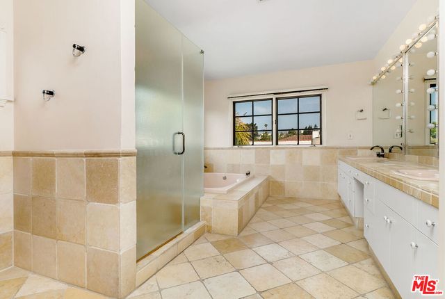 $3,500,000 | 942 Harvard Street, Santa Monica, CA 90403