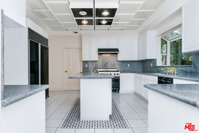 $3,500,000 | 942 Harvard Street, Santa Monica, CA 90403