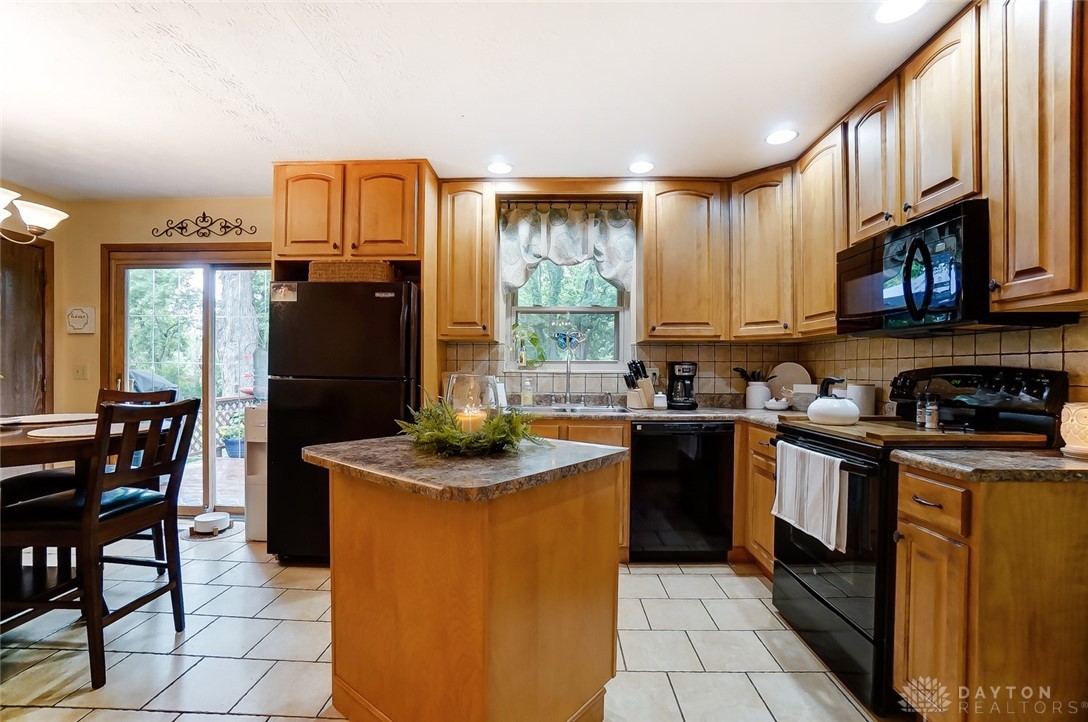 600 Queensgate Road Springboro, OH 45066 - Photo 15 of 75 Gallery Image 15