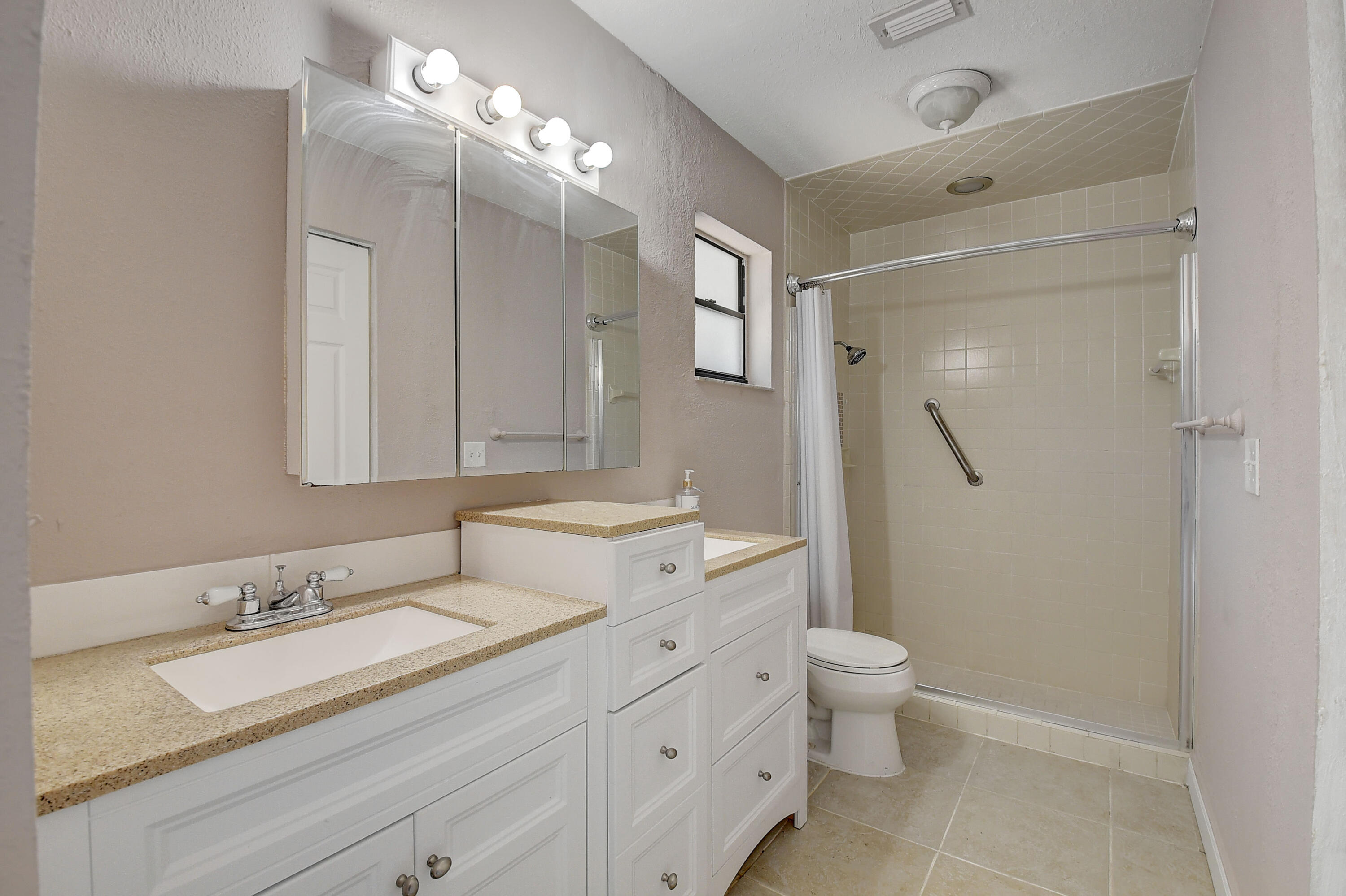 9105 Southwest 22nd Street, Unit E Boca Raton, FL 33428 - Photo 20 of 30 MASTERS BATHROOM