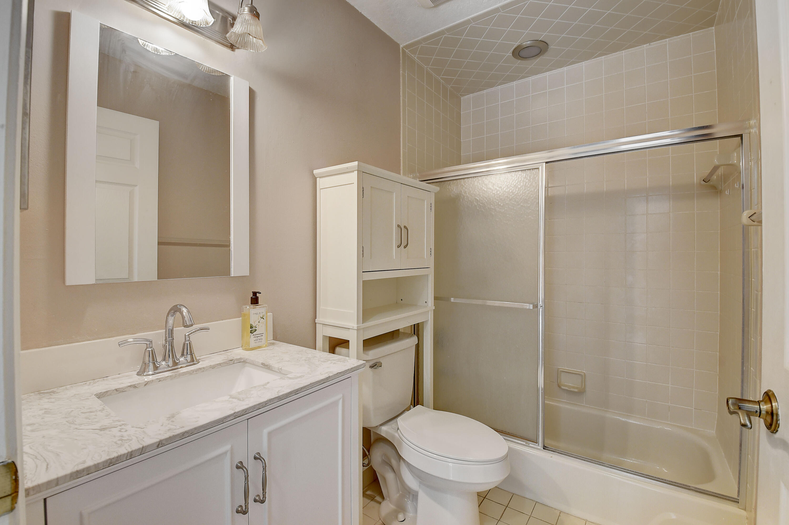 9105 Southwest 22nd Street, Unit E Boca Raton, FL 33428 - Photo 23 of 30 2ND BATHROOM