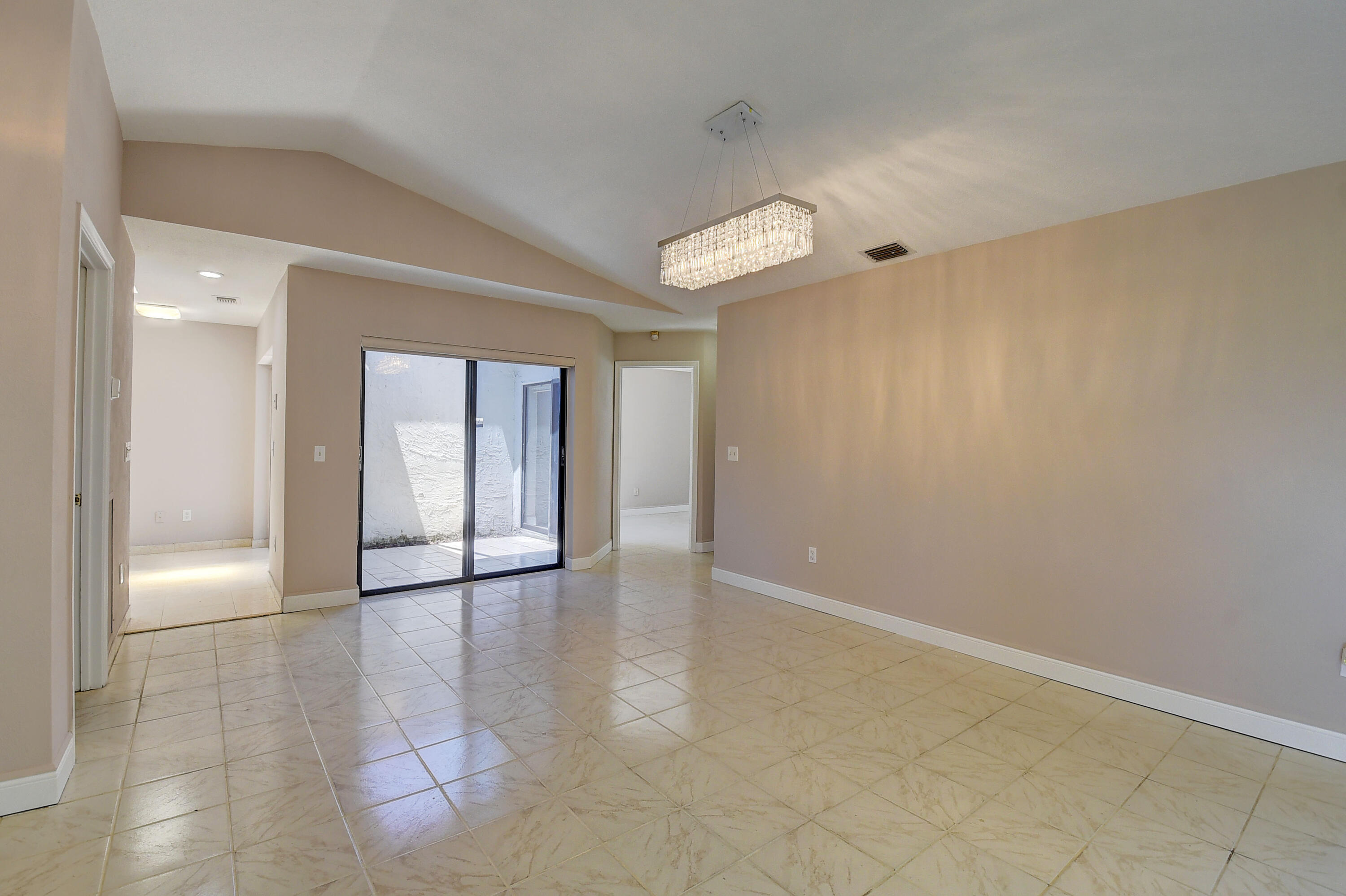 9105 Southwest 22nd Street, Unit E Boca Raton, FL 33428 - Photo 7 of 30 WALKOUT TO THE PATIO