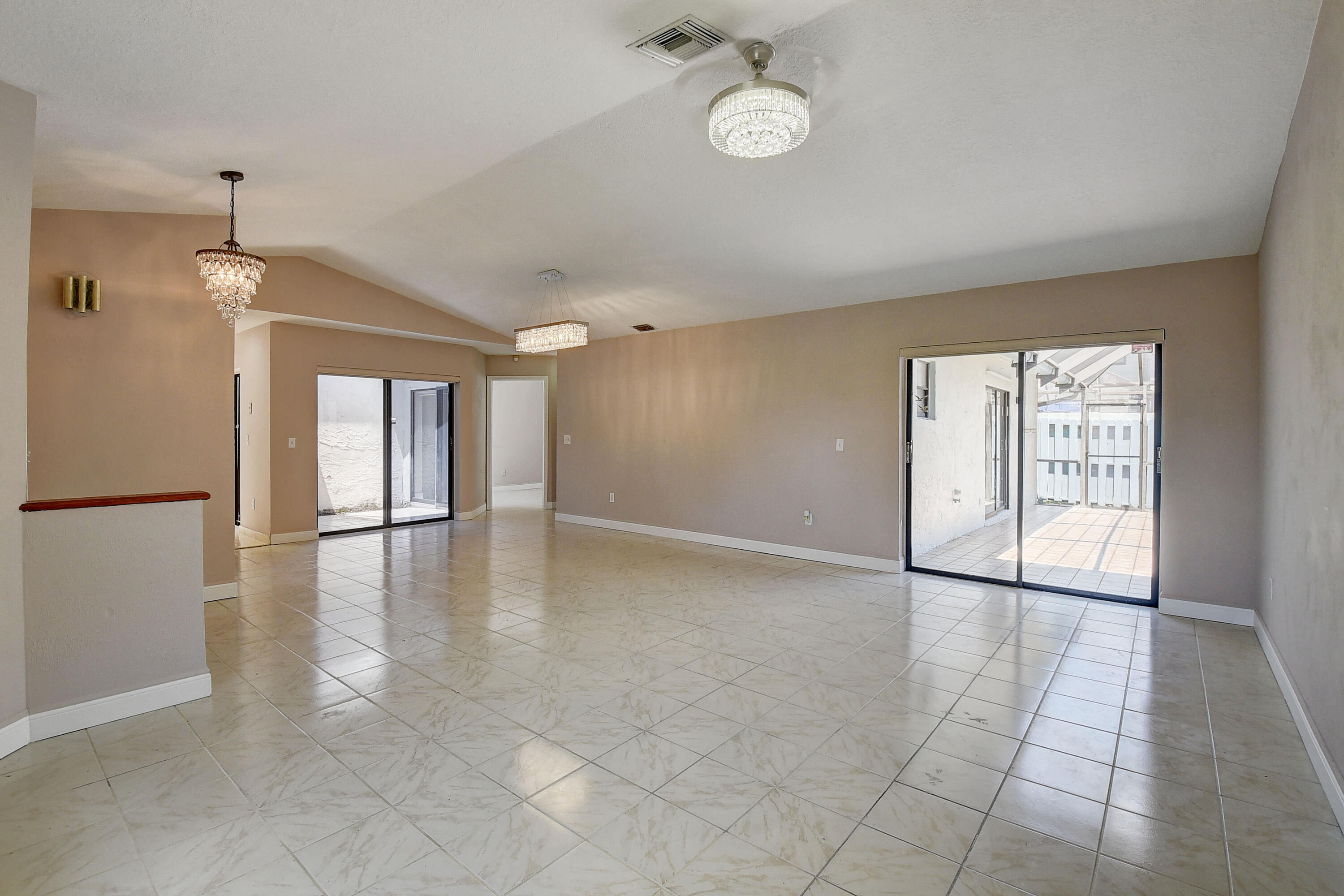 9105 Southwest 22nd Street, Unit E Boca Raton, FL 33428 - Photo 10 of 30 DINNING ROOM