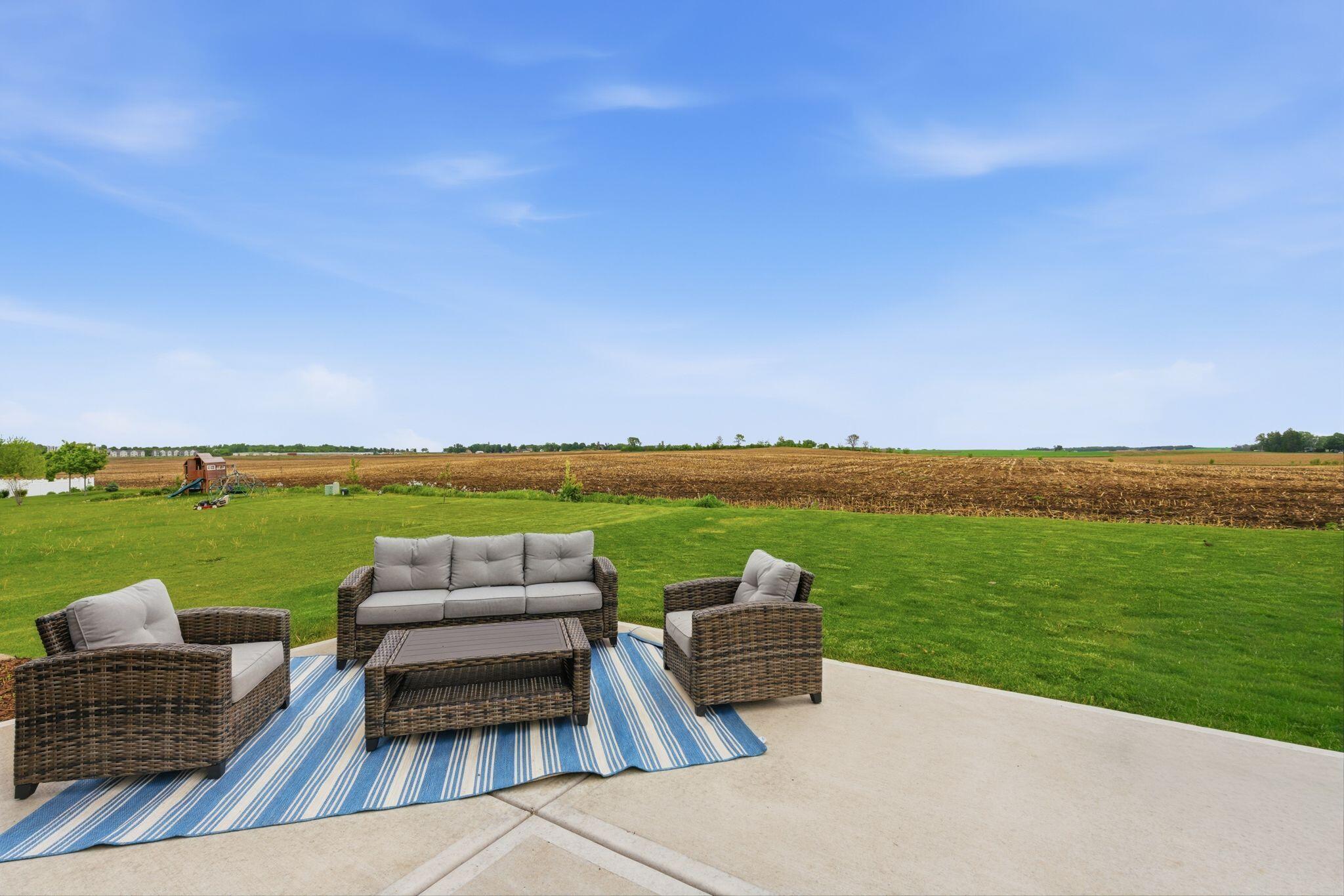 809 South Musket Ridge Drive Sun Prairie, WI 53590 - Photo 37 of 37 Patio & Backyard