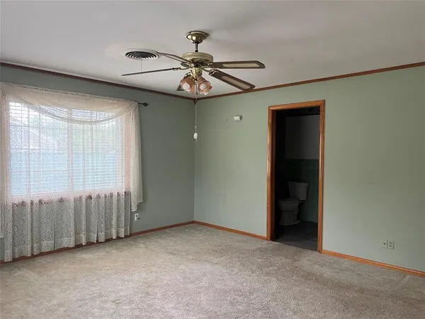 $275,000 | 211 South Crockett Street, Henrietta, TX 76365