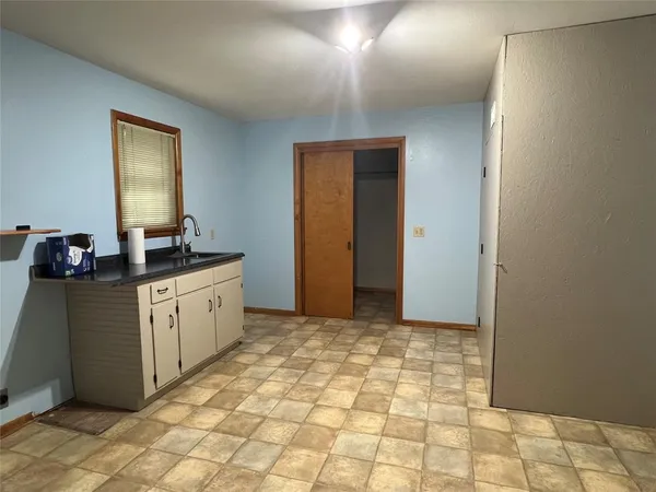 $275,000 | 211 South Crockett Street, Henrietta, TX 76365