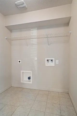 $200,000 | 180 Eagle Drive, Luling, TX 78648