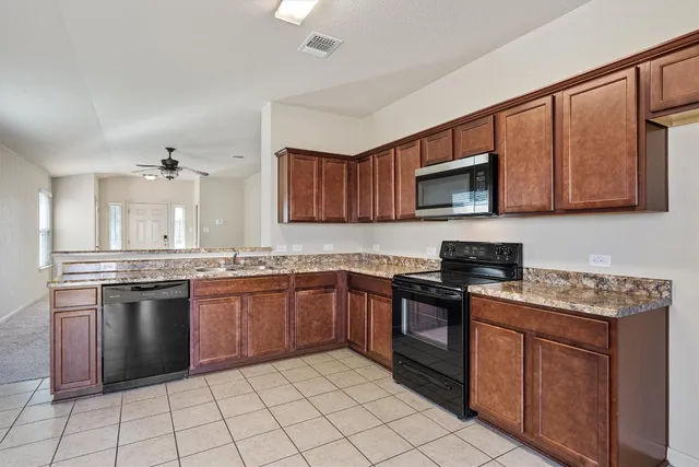 $200,000 | 180 Eagle Drive, Luling, TX 78648