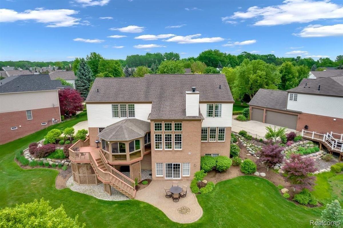 5295 Ashmonte Court Rochester, MI 48306 - Photo 6 of 52 06-DJI_0305.jpg