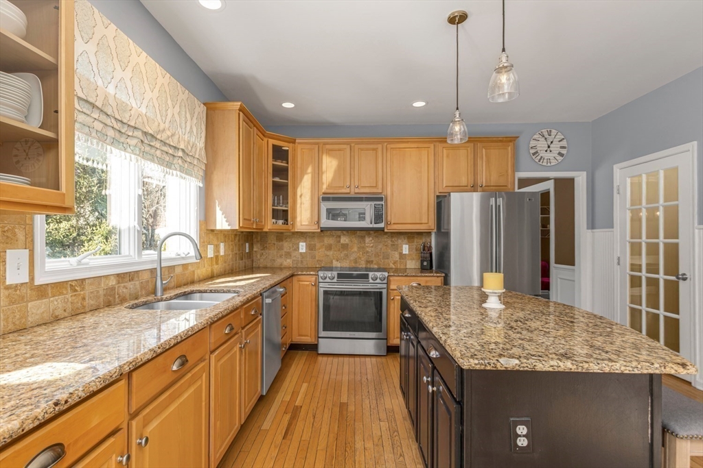 49 Hancock Road Franklin, MA 02038 - Photo 8 of 48 Gallery Image 8