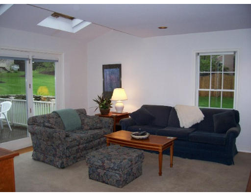 608 Waltham Street Lexington, MA 02421 - Photo 4 of 12 Gallery Image 4
