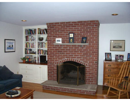 608 Waltham Street Lexington, MA 02421 - Photo 5 of 12 Gallery Image 5