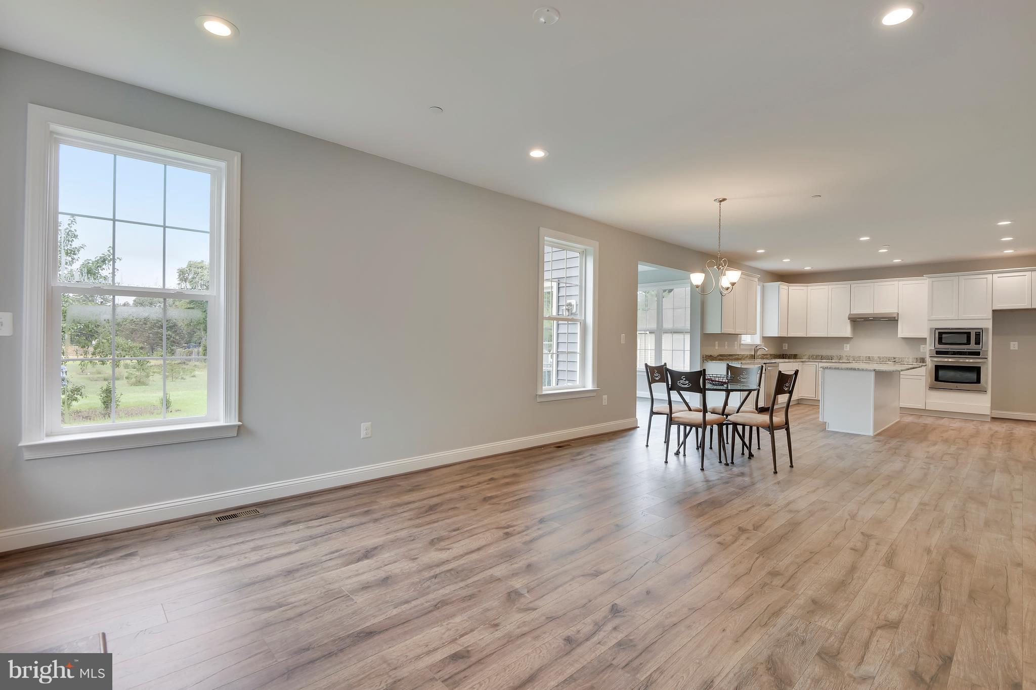 334 River Road Arnold, MD 21012 - Photo 11 of 30 Family Room is just off the kitchen/breakfast area