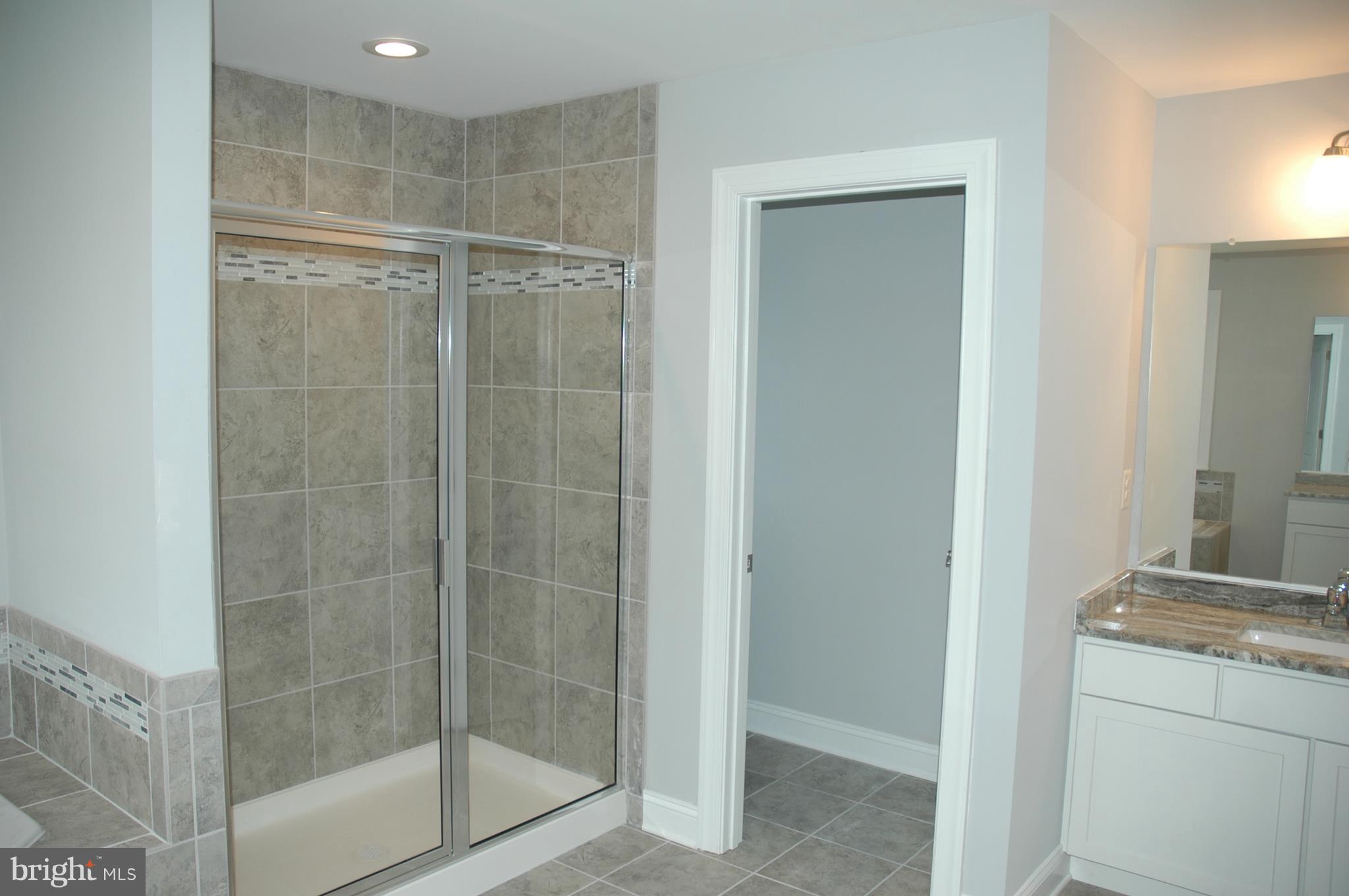 334 River Road Arnold, MD 21012 - Photo 19 of 30 Master Bath has a separate shower.