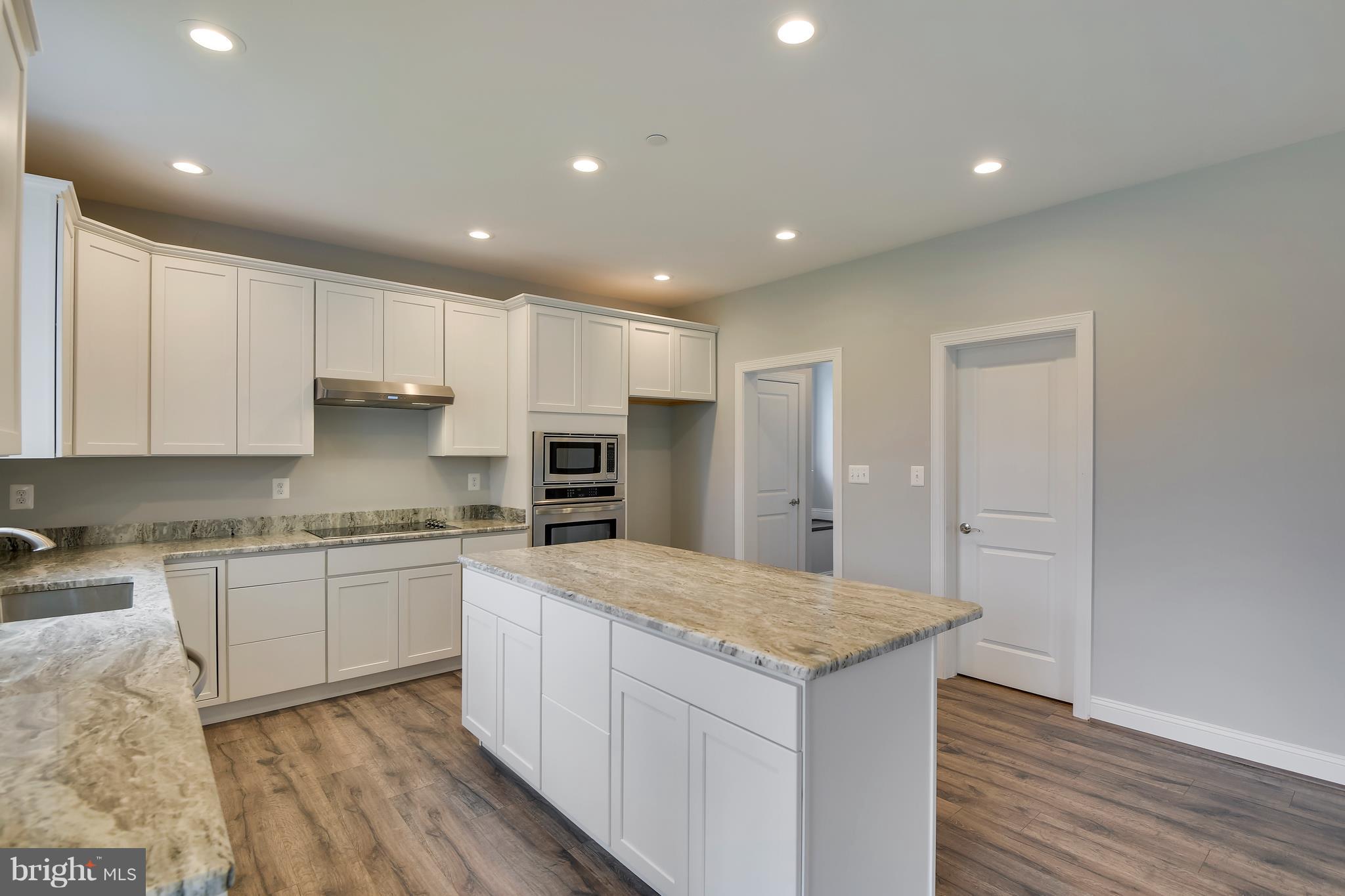 334 River Road Arnold, MD 21012 - Photo 4 of 30 Kitchen has recessed lighting.