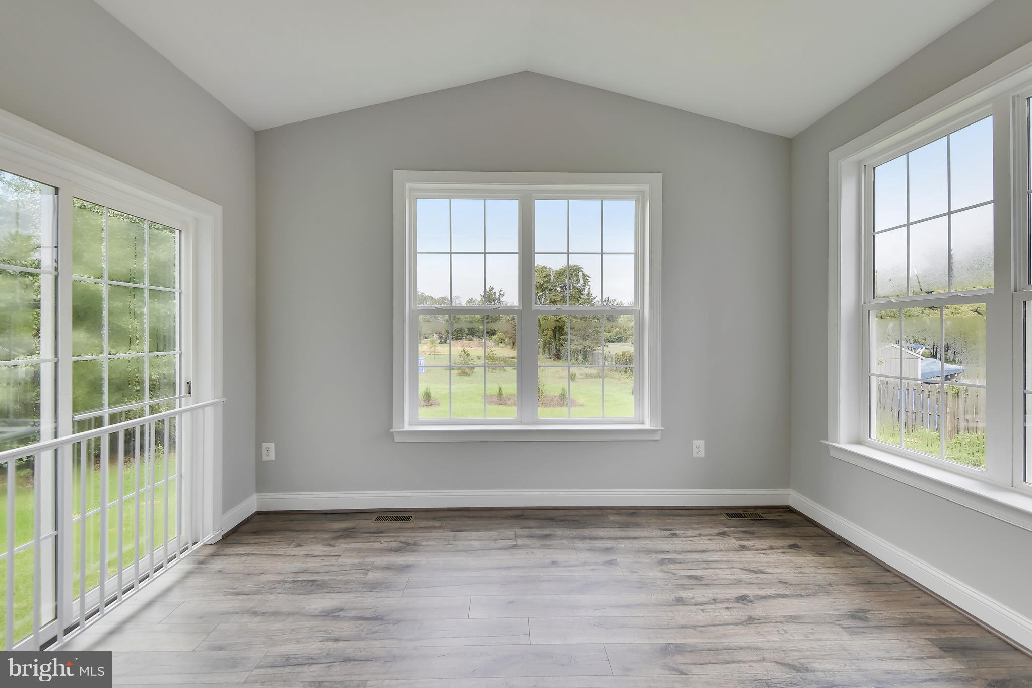 334 River Road Arnold, MD 21012 - Photo 10 of 30 Sunroom overlooks rear yard.)