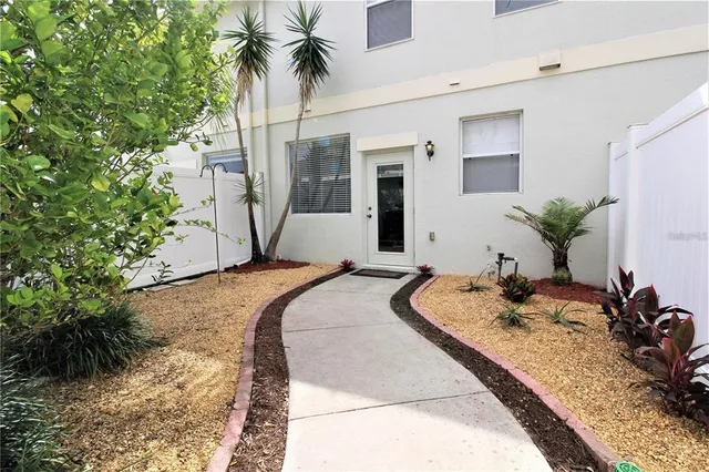 $2,350 | 8716 Danforth Drive, Windermere, FL 34786