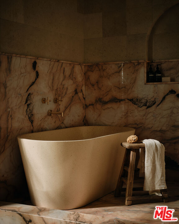 11945 Lockridge Road Studio City, CA 91604 - Photo 19 of 36 a view of cupboard