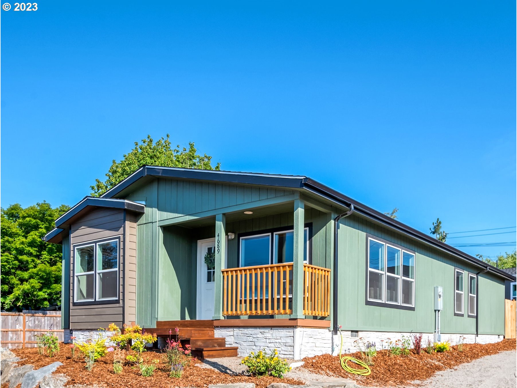 4689 Union Terrace Springfield, OR 97478 - Photo 1 of 24 a front view of a house with a yard
