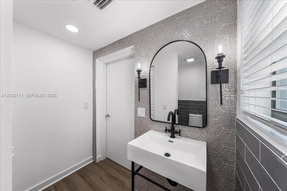 7705 Southwest 66th Street Miami, FL 33143 - Photo 36 of 60