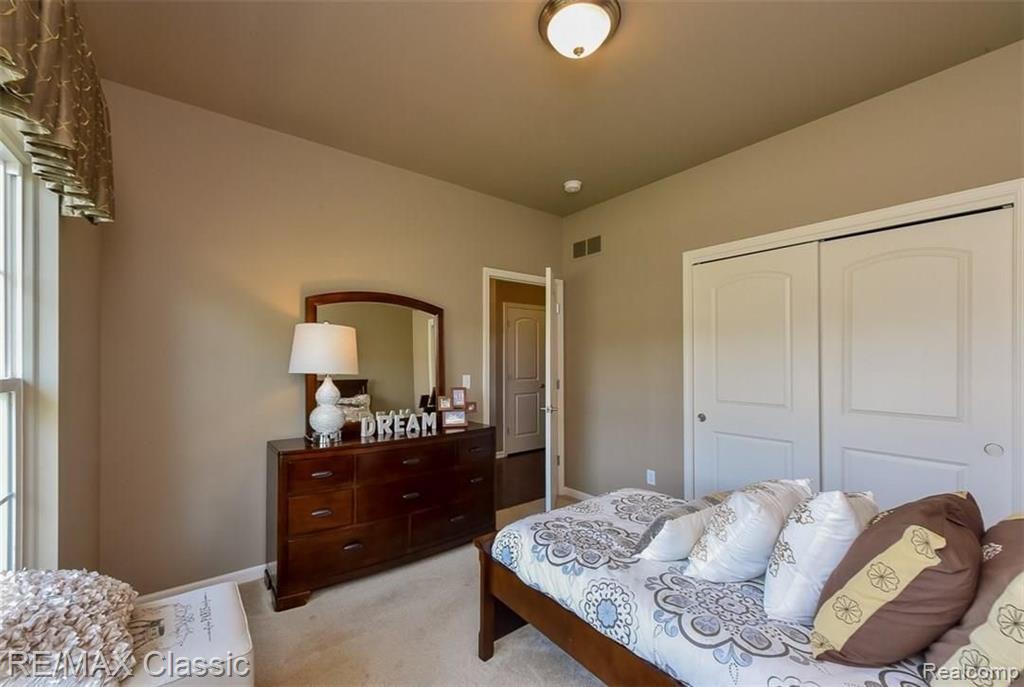 49271 Hawksburry Road Canton, MI 48188 - Photo 42 of 95