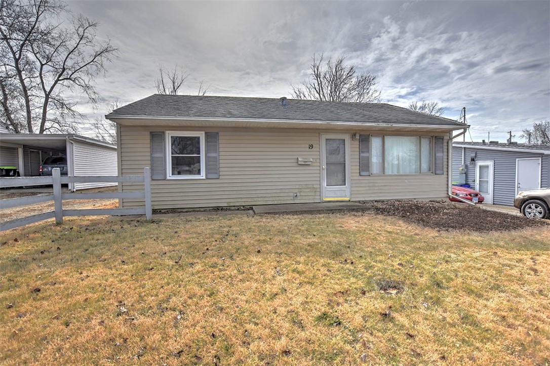 19 Meadow Terrace Drive Decatur, IL 62521 - Photo 1 of 16