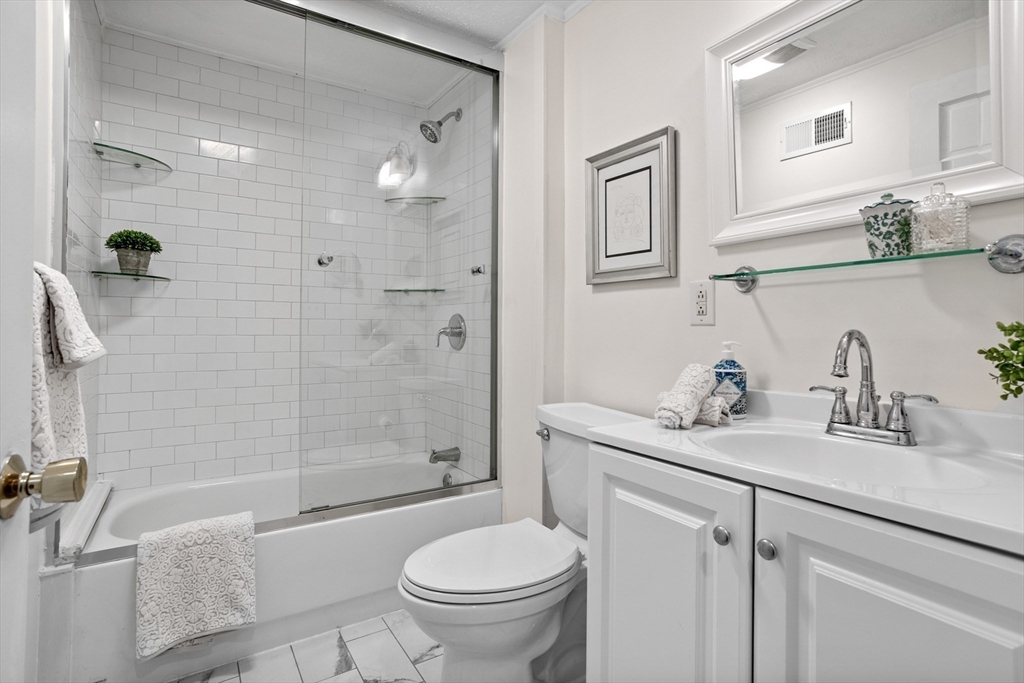 86 Wayside Road Worcester, MA 01605 - Photo 20 of 37 Gallery Image 20