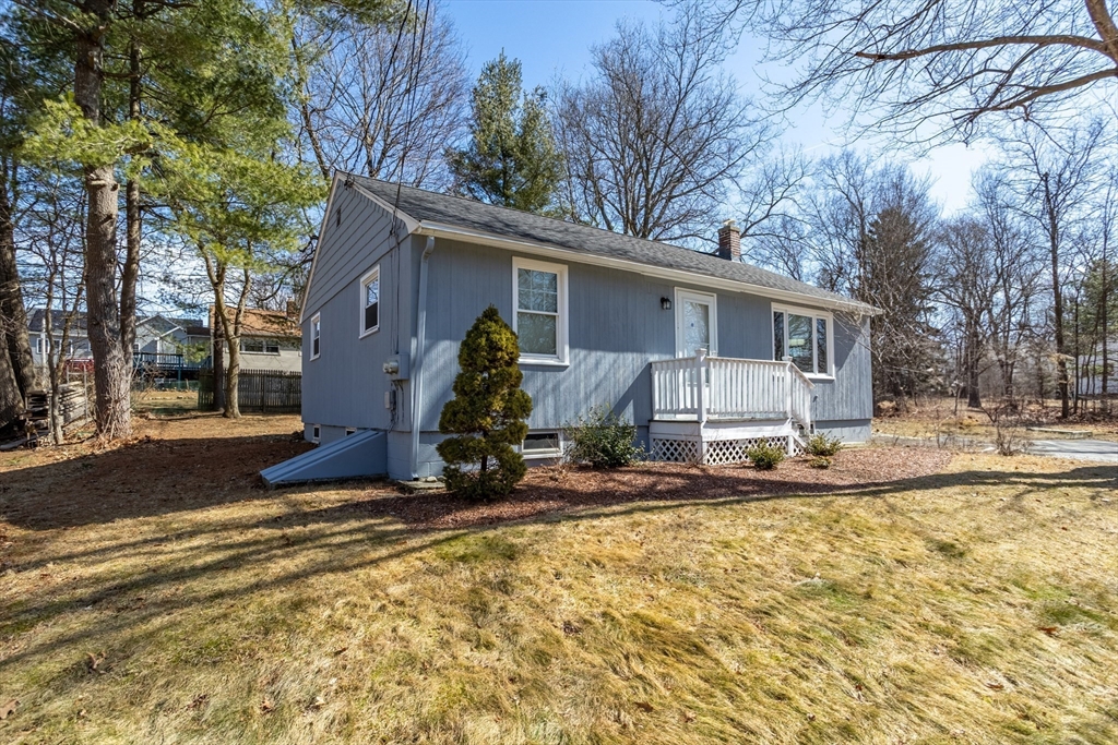 86 Wayside Road Worcester, MA 01605 - Photo 3 of 37 Gallery Image 3