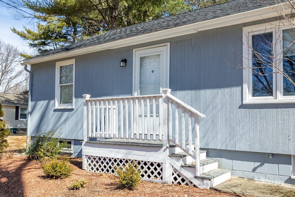 86 Wayside Road Worcester, MA 01605 - Photo 5 of 37 Gallery Image 5