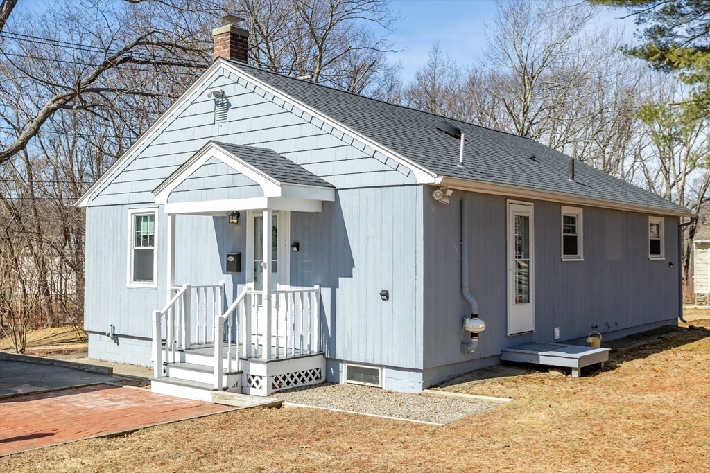 86 Wayside Road Worcester, MA 01605 - Photo 6 of 37 Gallery Image 6