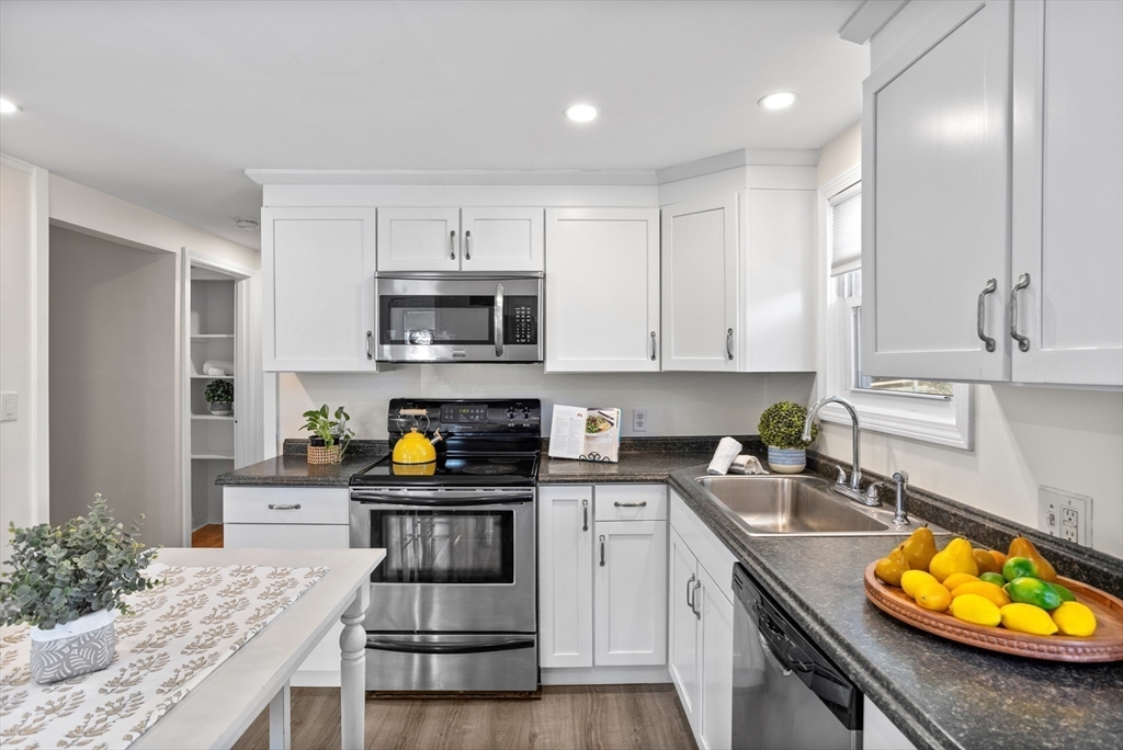86 Wayside Road Worcester, MA 01605 - Photo 8 of 37 Gallery Image 8