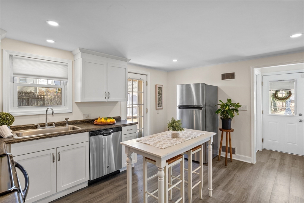 86 Wayside Road Worcester, MA 01605 - Photo 10 of 37 Gallery Image 10